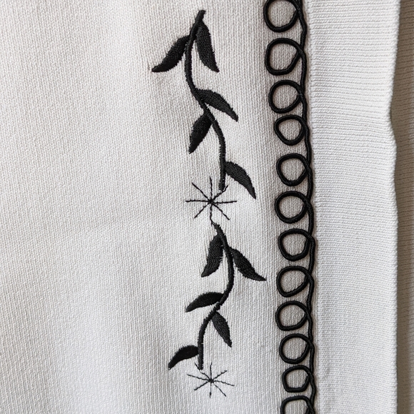 Vintage tank/cardi sweater set in white/black - Picture 8 of 13